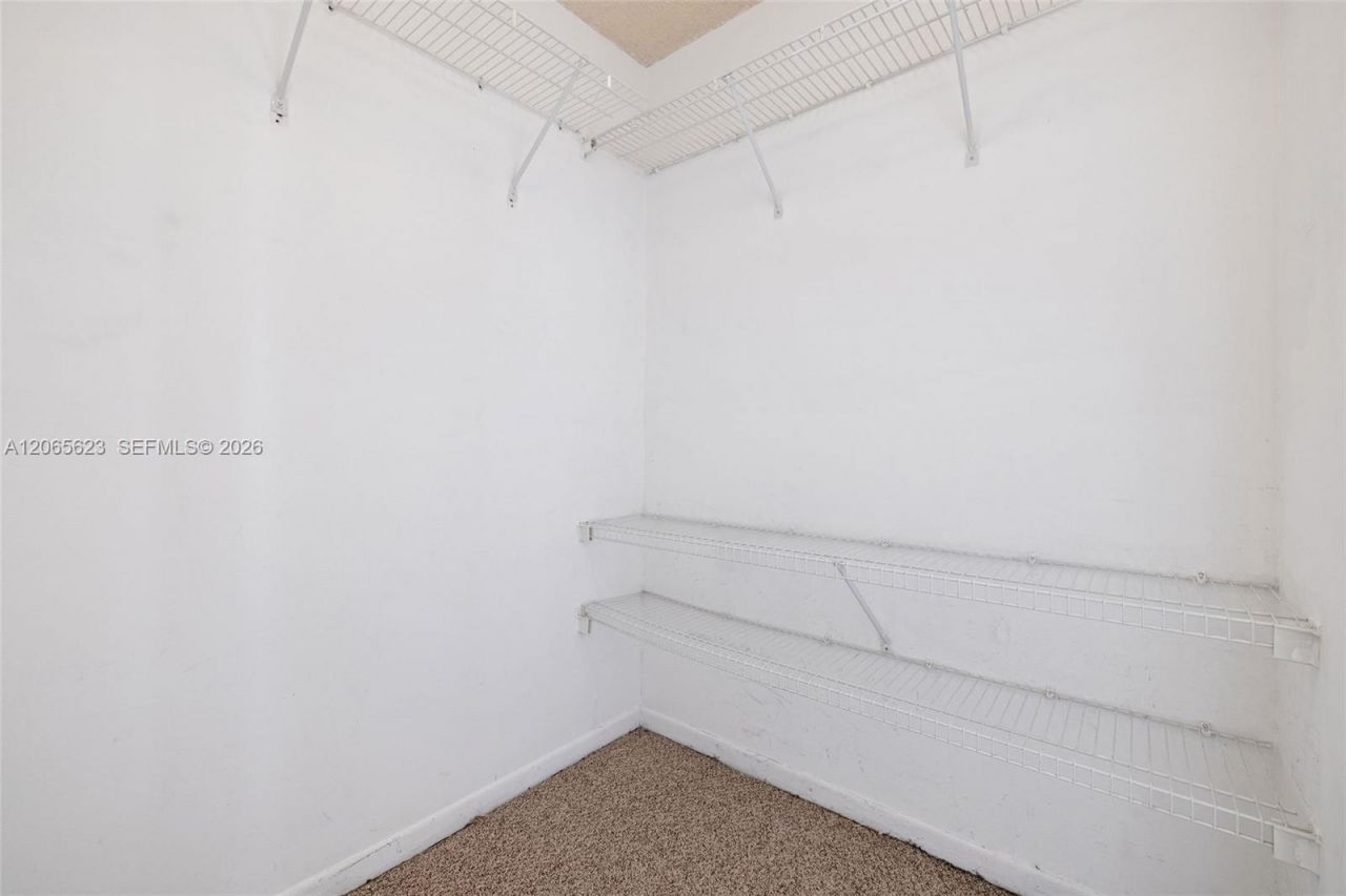 10050 NW 9th St Cir, Unit 203, Miami, FL 33172 Photo