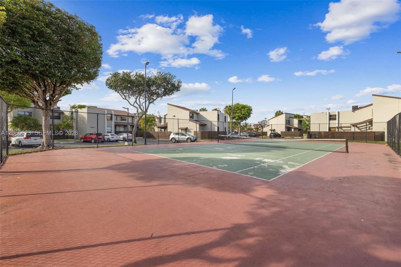 10050 NW 9th St Cir, Unit 203, Miami, FL 33172 Photo