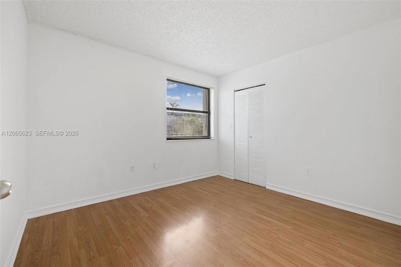 10050 NW 9th St Cir, Unit 203, Miami, FL 33172 Photo