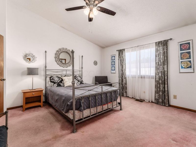 1949 Rockdale Drive, Unit 32, Columbus, OH 43229 Photo 13