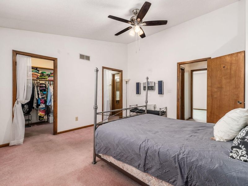 1949 Rockdale Drive, Unit 32, Columbus, OH 43229 Photo 14