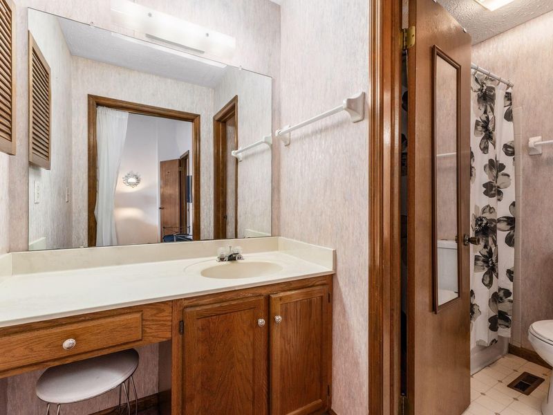 1949 Rockdale Drive, Unit 32, Columbus, OH 43229 Photo 16