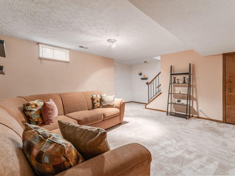 1949 Rockdale Drive, Unit 32, Columbus, OH 43229 Photo 21