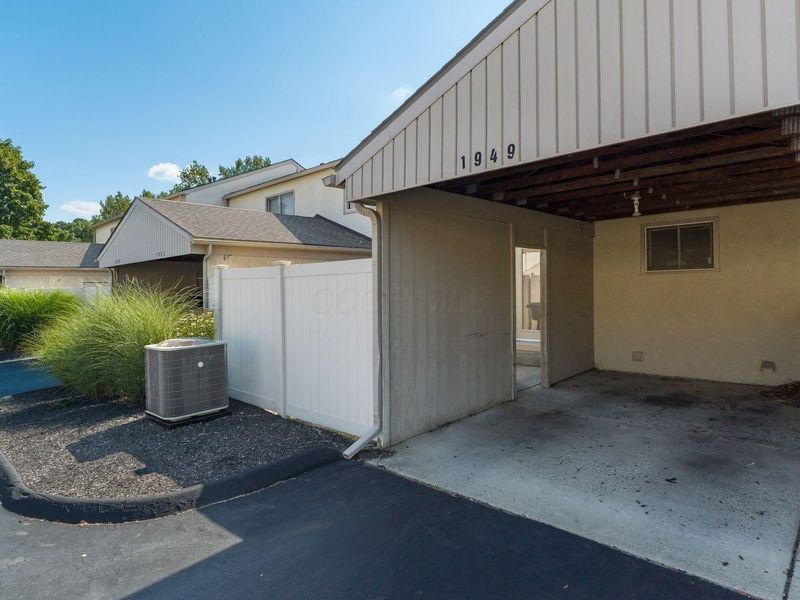 1949 Rockdale Drive, Unit 32, Columbus, OH 43229 Photo 25