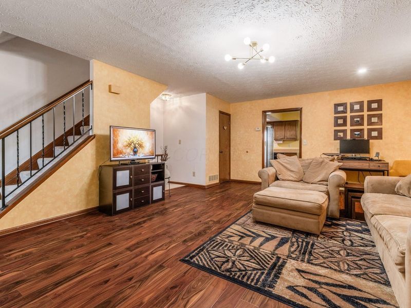 1949 Rockdale Drive, Unit 32, Columbus, OH 43229 Photo 5
