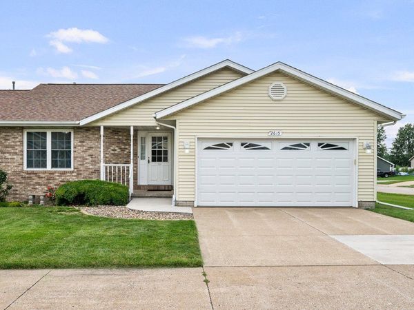 2615 W 63rd Street , Davenport, IA 52806