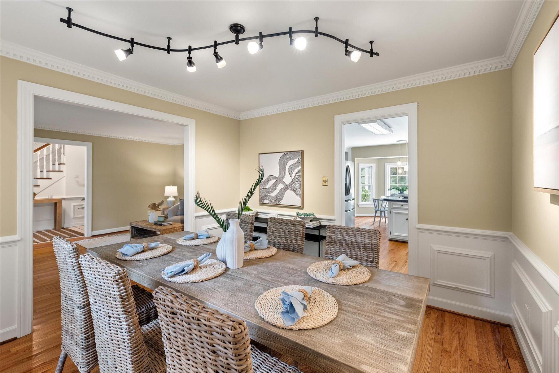 975 Harbortowne Road Photo 13