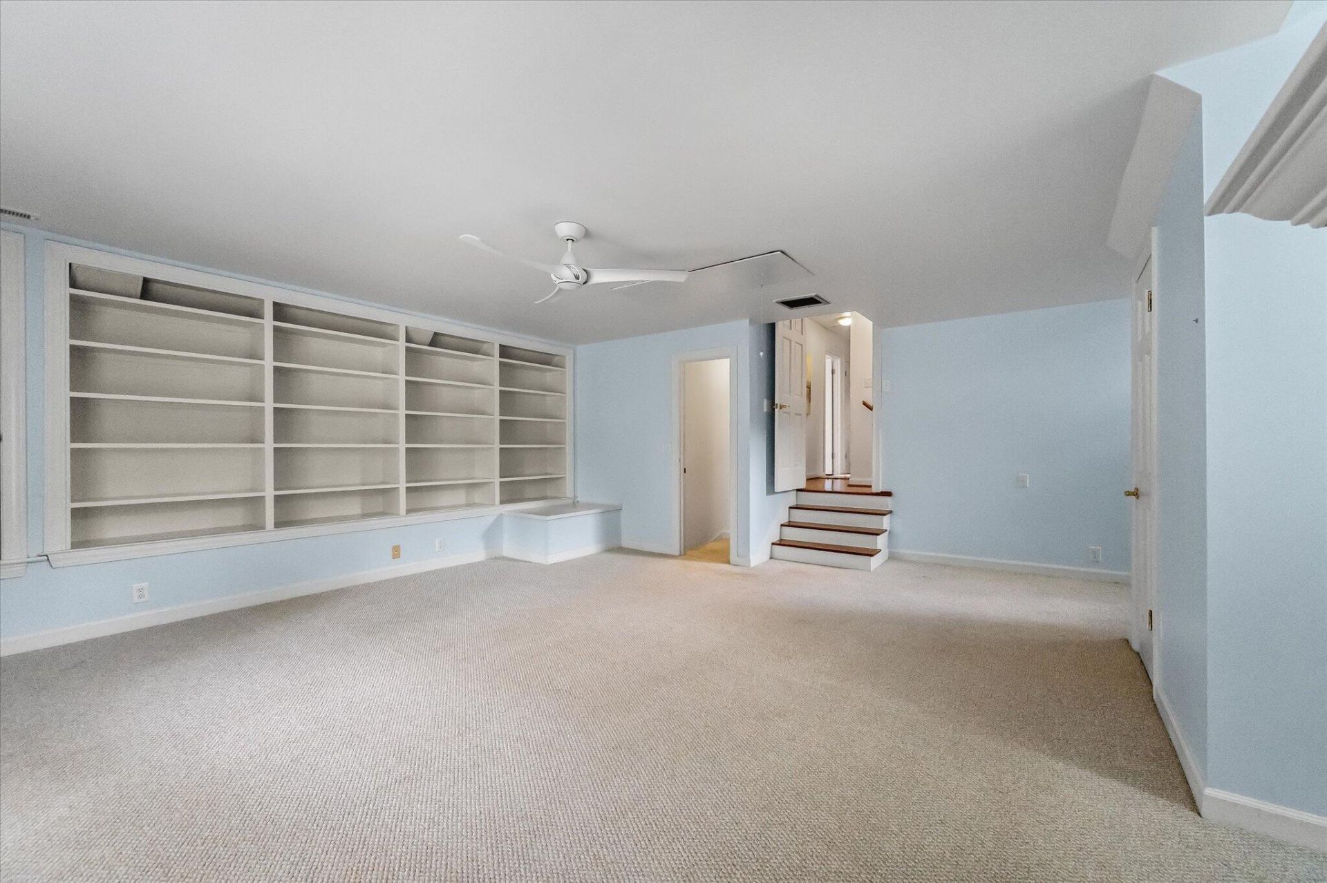 975 Harbortowne Road Photo 30