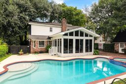 975 Harbortowne Road photo 4