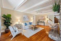 975 Harbortowne Road photo 4