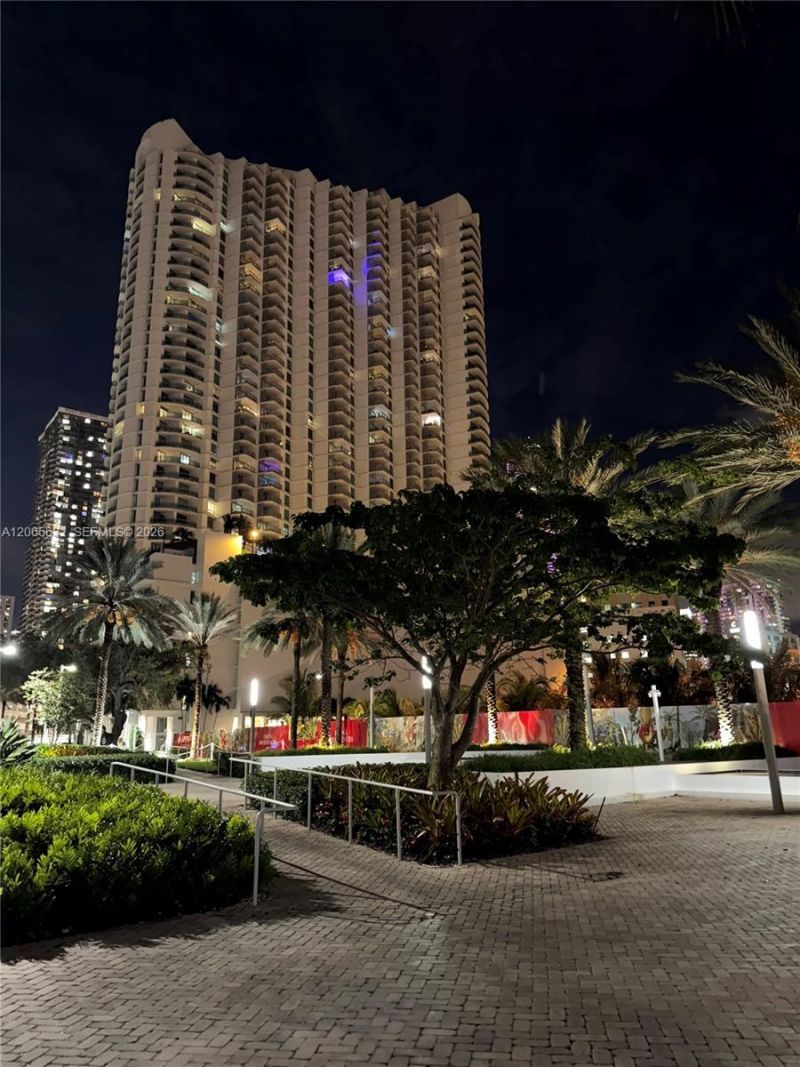 350 S Miami Ave, Unit 302, Miami, FL 33130 Photo
