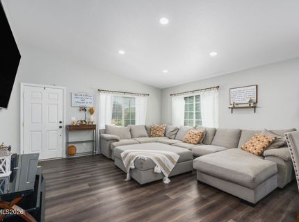 17745 Live Oak Court, Reno, NV 89508 Photo