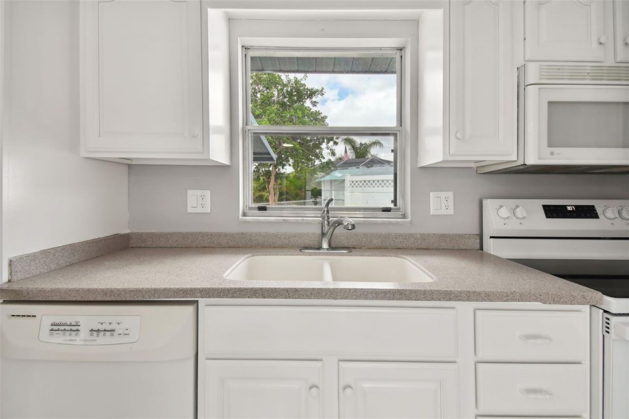 4411 3rd Avenue E, Bradenton, FL 34208 Photo