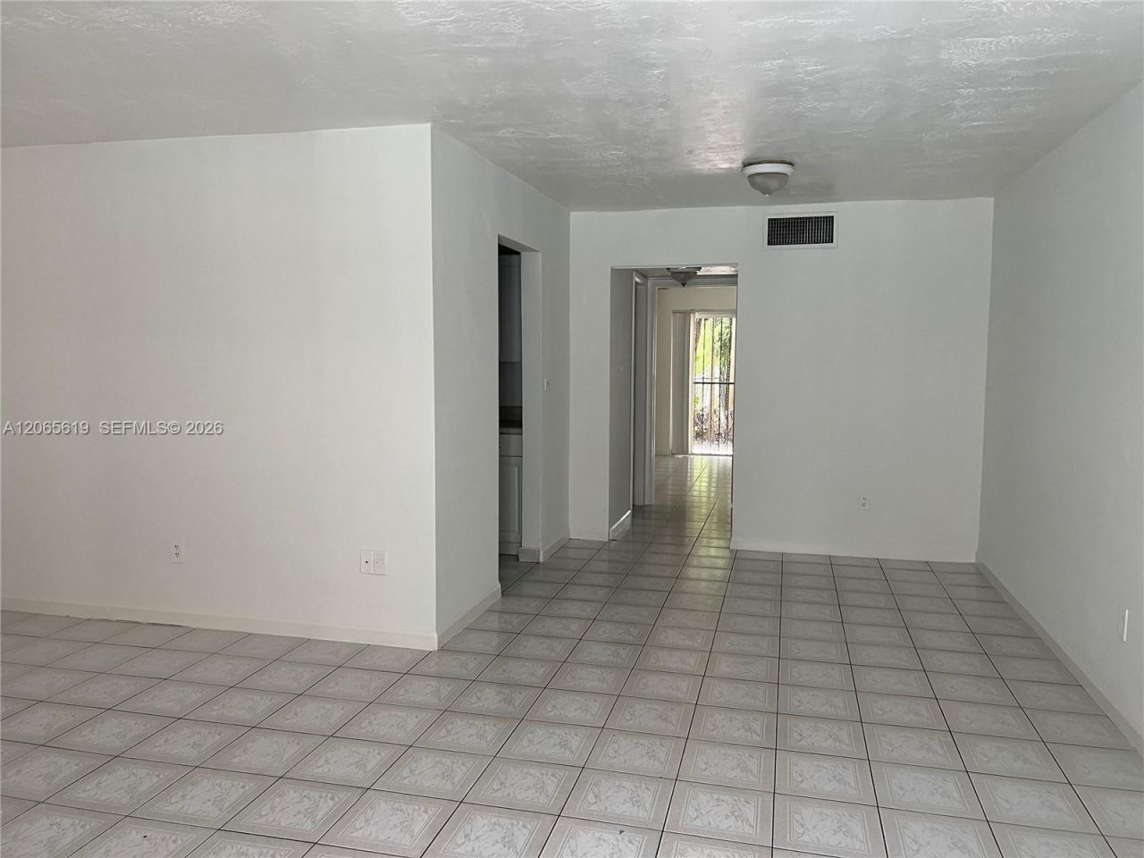 16215 NE 18th Ct , Unit 111, North Miami Beach, FL 33162 Photo