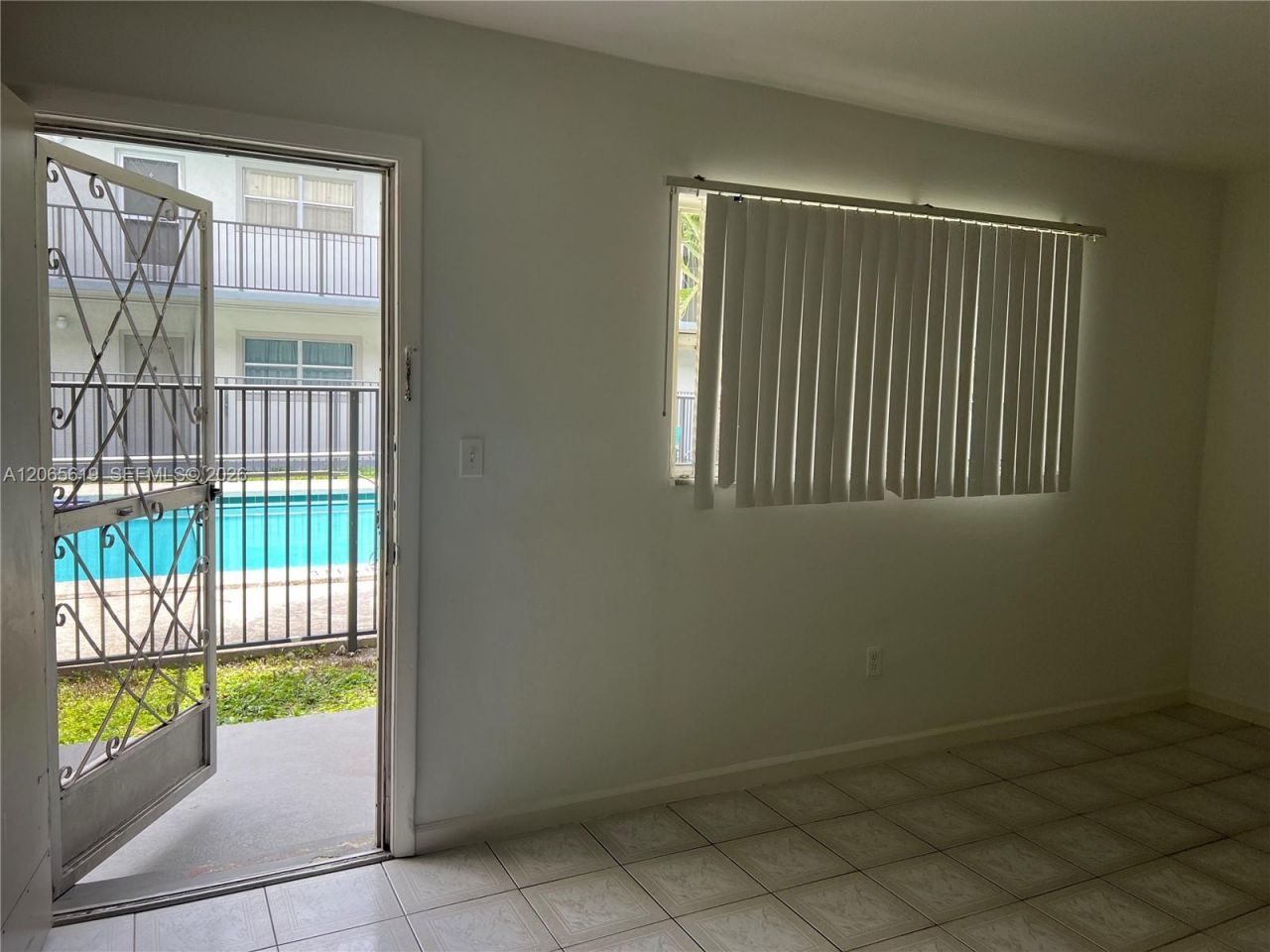 16215 NE 18th Ct , Unit 111, North Miami Beach, FL 33162 Photo
