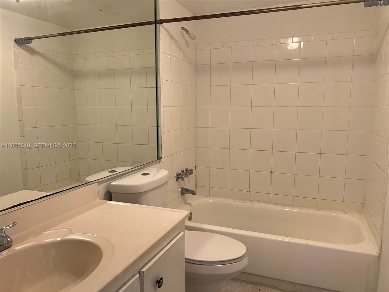 16215 NE 18th Ct , Unit 111, North Miami Beach, FL 33162 Photo