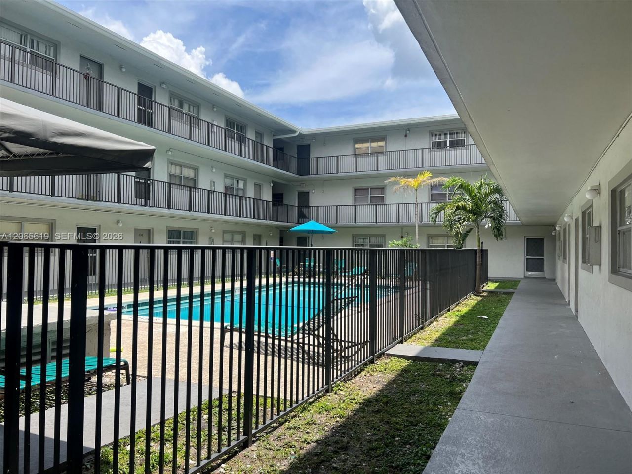 16215 NE 18th Ct , Unit 111, North Miami Beach, FL 33162 Photo