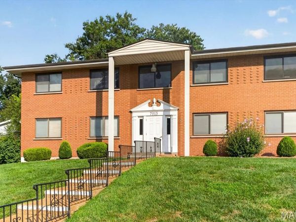 7915 Camelot Lane, Unit 2, St Louis, MO 63123