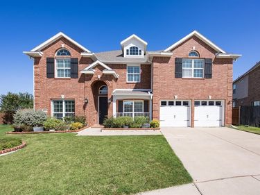 8520 Pinewood Drive, Fort Worth, TX 76123