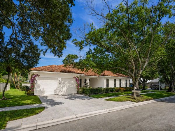 18951 Painted Leaf Court, Jupiter, FL 33458