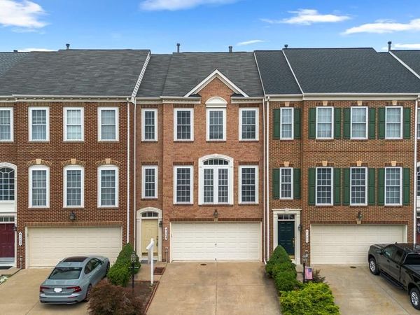 41794 EXPECTATION SQUARE, ALDIE, VA 20105