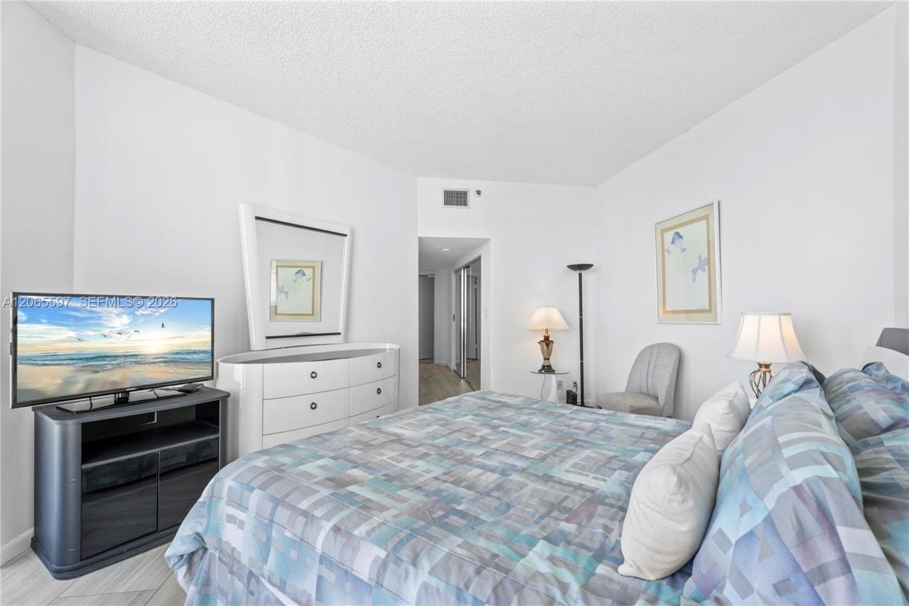 16485 Collins Ave , Unit PH35C, Sunny Isles Beach, FL 33160 Photo