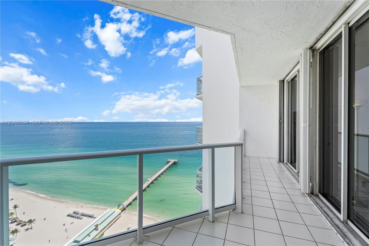 16485 Collins Ave , Unit PH35C, Sunny Isles Beach, FL 33160 Photo