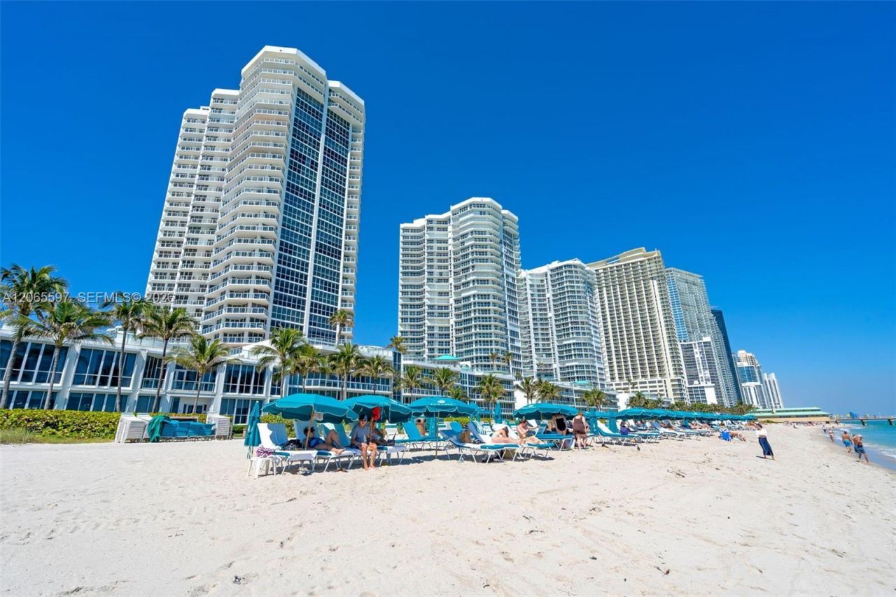 16485 Collins Ave , Unit PH35C, Sunny Isles Beach, FL 33160 Photo