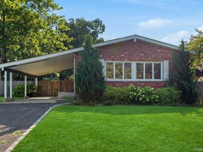 29 Penn Drive  Smithtown, NY 11787