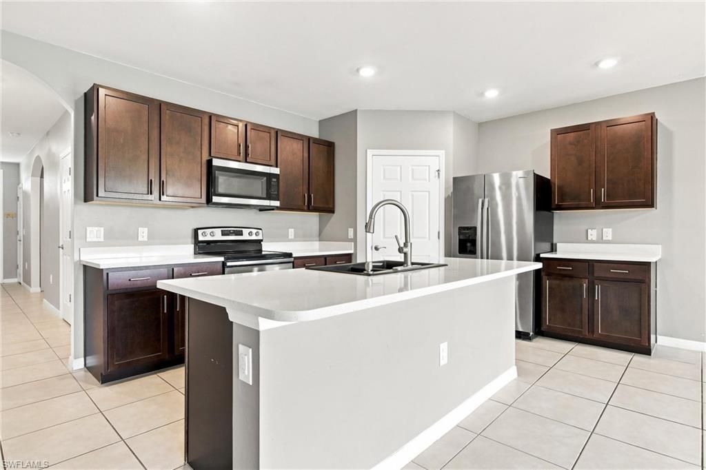 3180 Cozumel Ct, Cape Coral, FL 33909 Photo