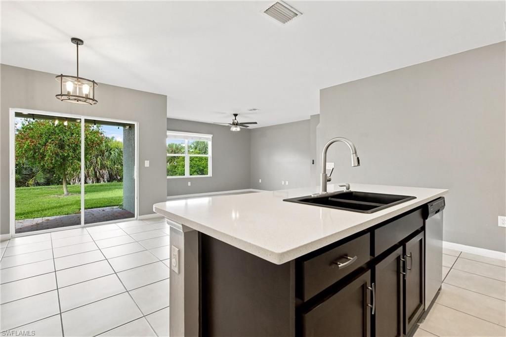 3180 Cozumel Ct, Cape Coral, FL 33909 Photo