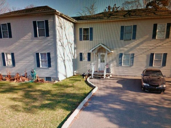 80 Olive Street , Huntington Station, NY 11746