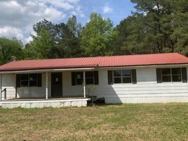 223 Barefoot Springs Road, Pelahatchie, MS 39145