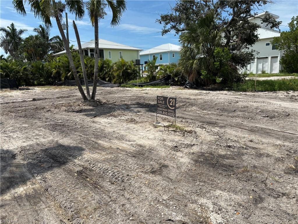126 Mandalay Rd , Fort Myers Beach, FL 33931 Photo