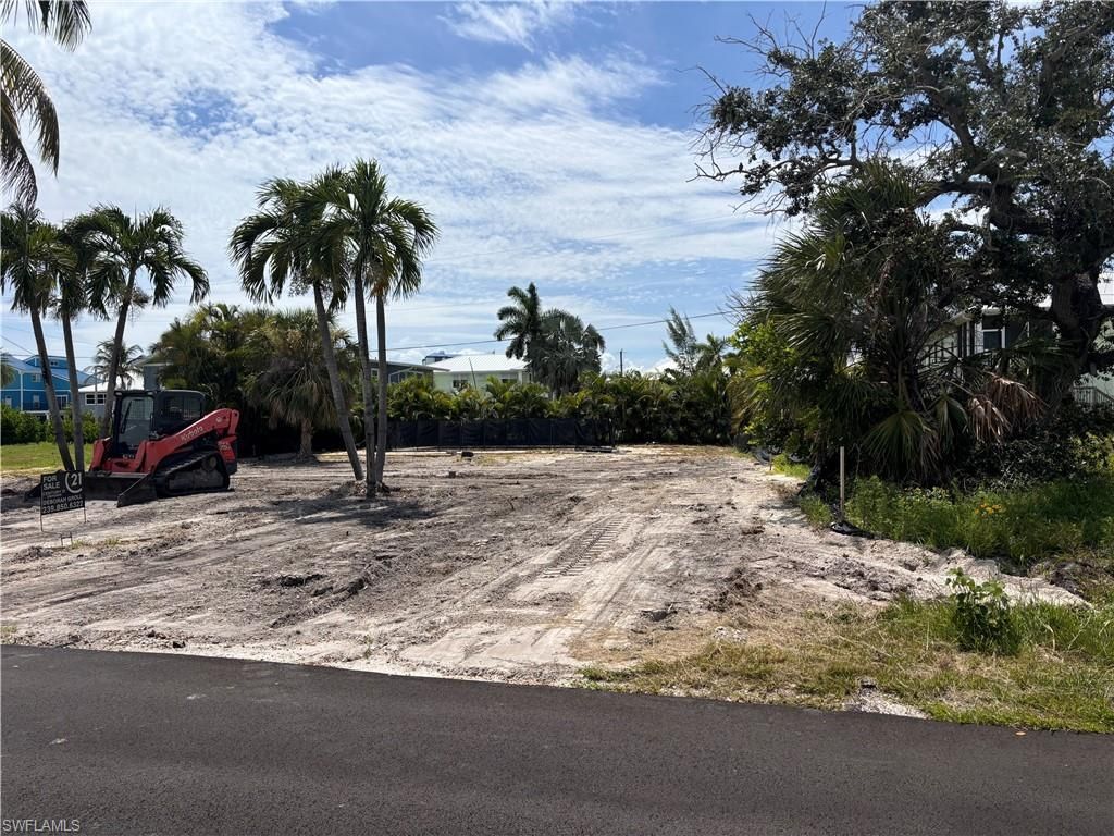 126 Mandalay Rd , Fort Myers Beach, FL 33931 Photo