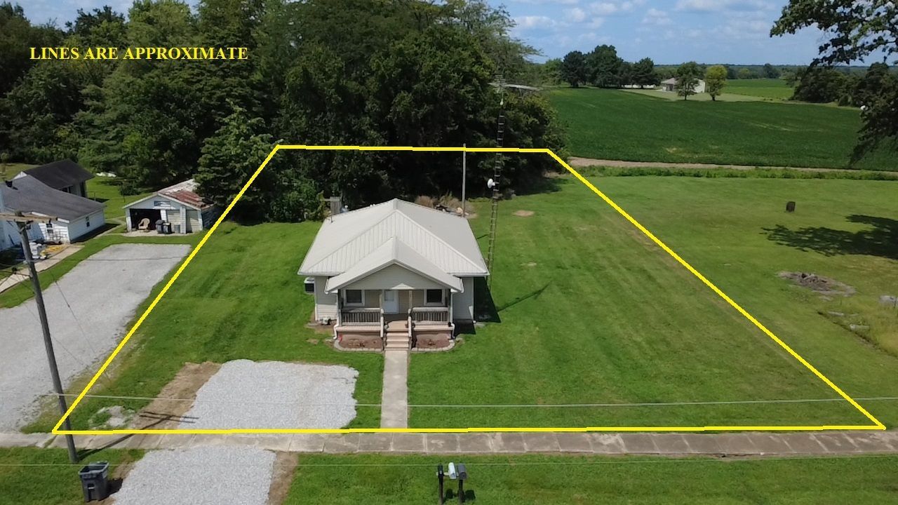 401 E Elm Street, Waltonville, IL 62894 Main Photo