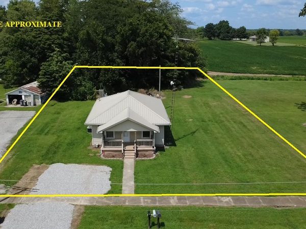 401 E Elm Street , Waltonville, IL 62894