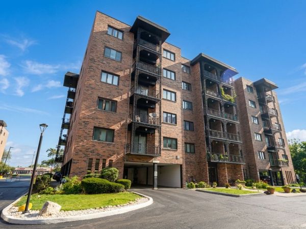 9332 Landings Lane , Unit 502, Des Plaines, IL 60016