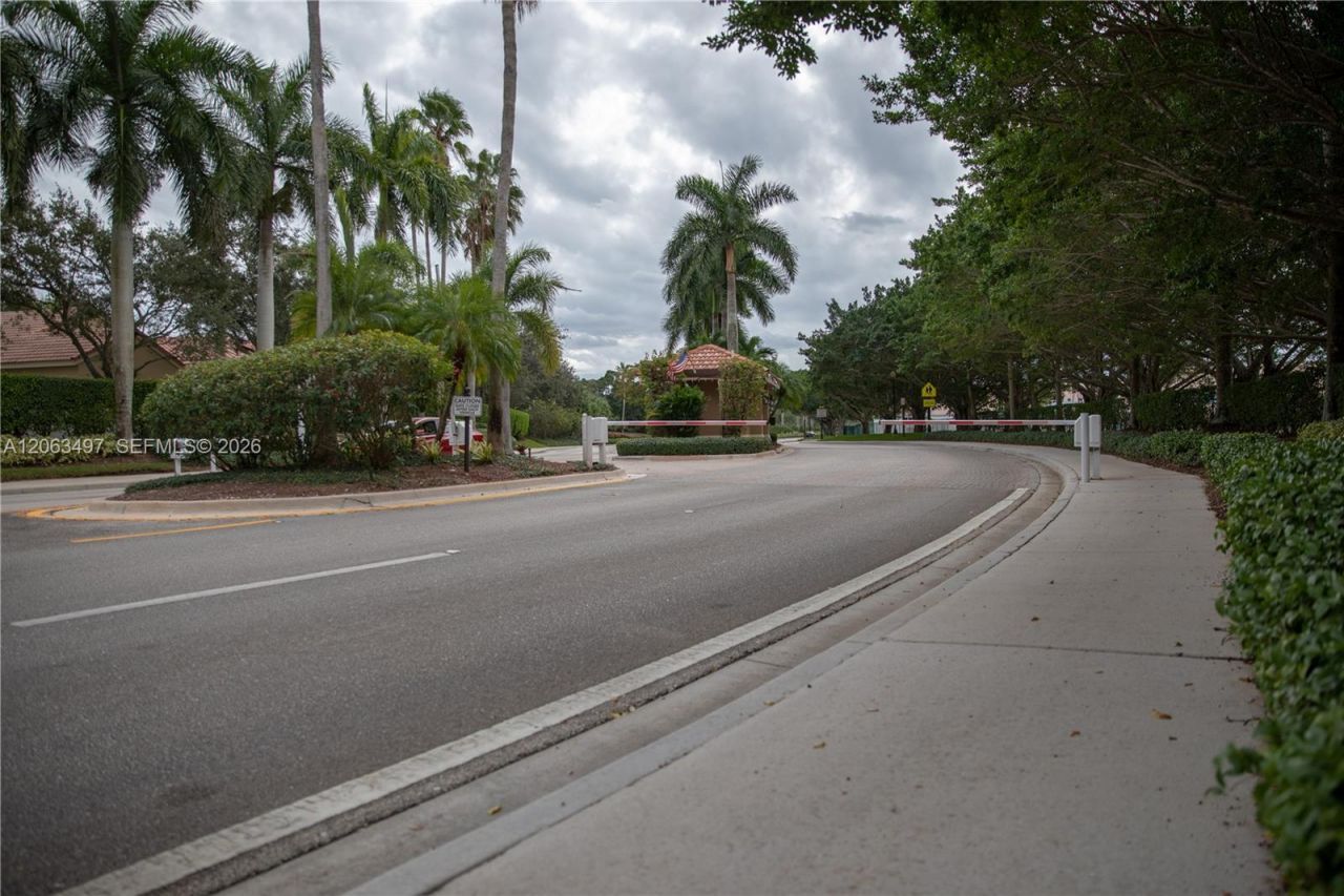 924 Falling Water Rd , Unit 924, Weston, FL 33326 Photo
