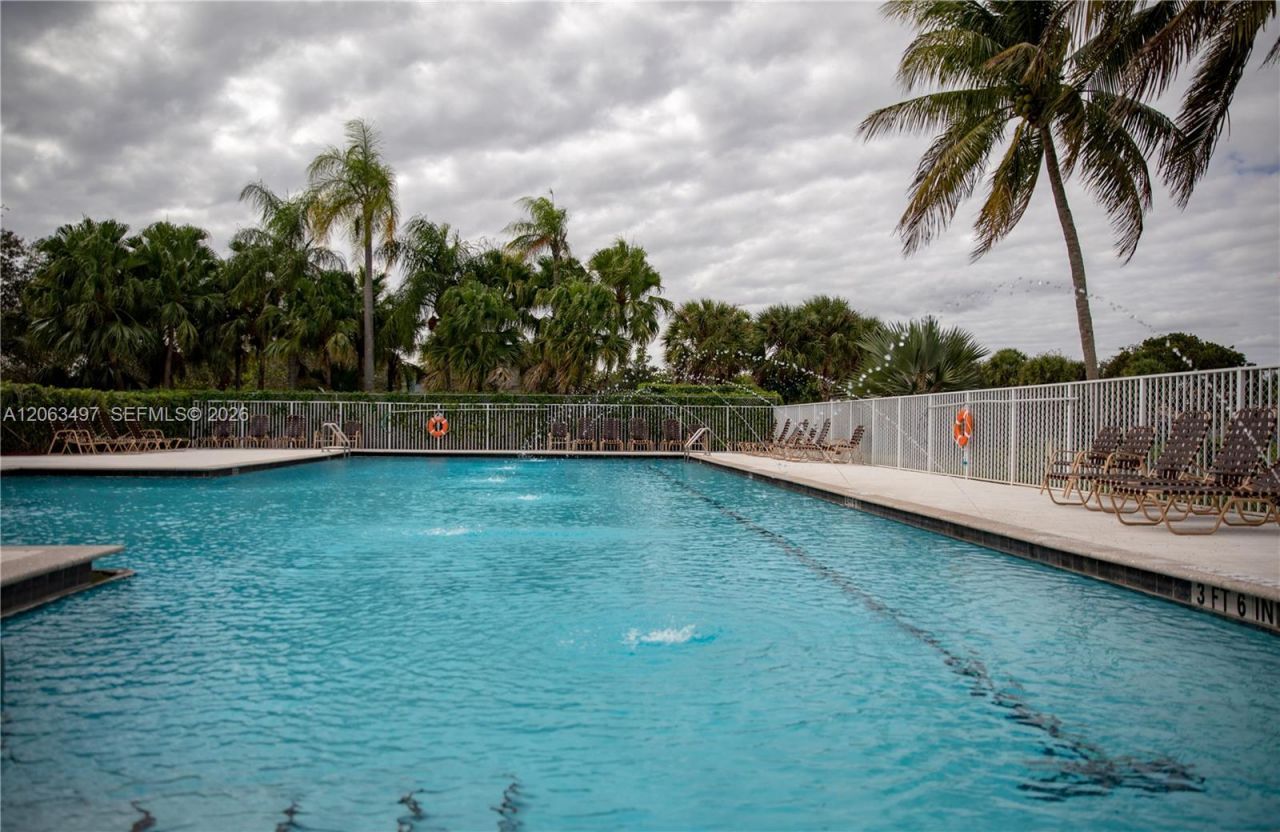 924 Falling Water Rd , Unit 924, Weston, FL 33326 Photo