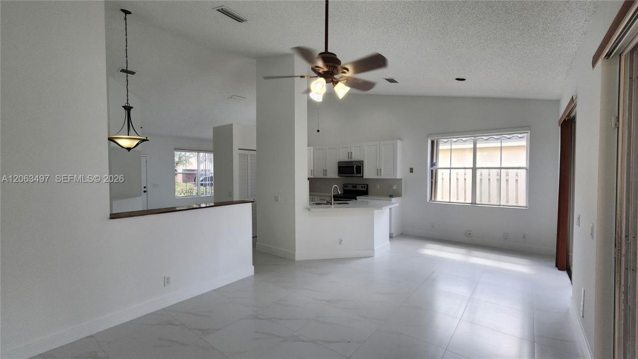 924 Falling Water Rd , Unit 924, Weston, FL 33326 Photo