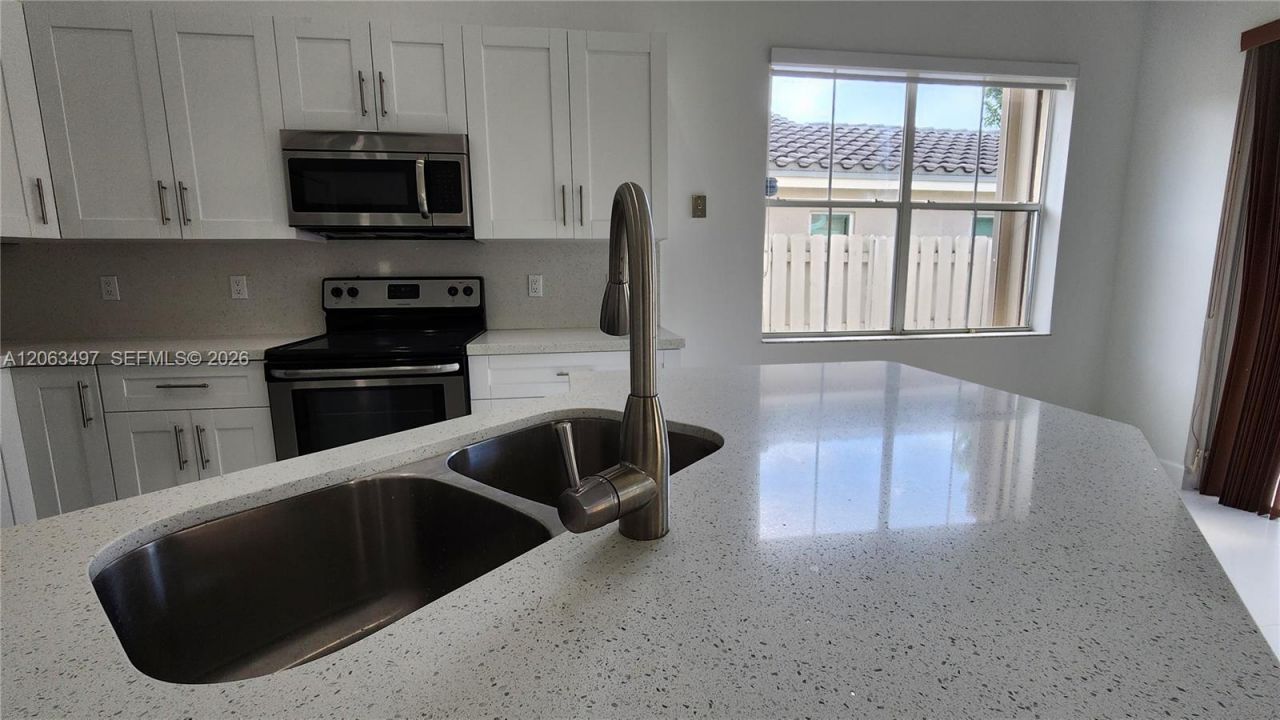 924 Falling Water Rd , Unit 924, Weston, FL 33326 Photo