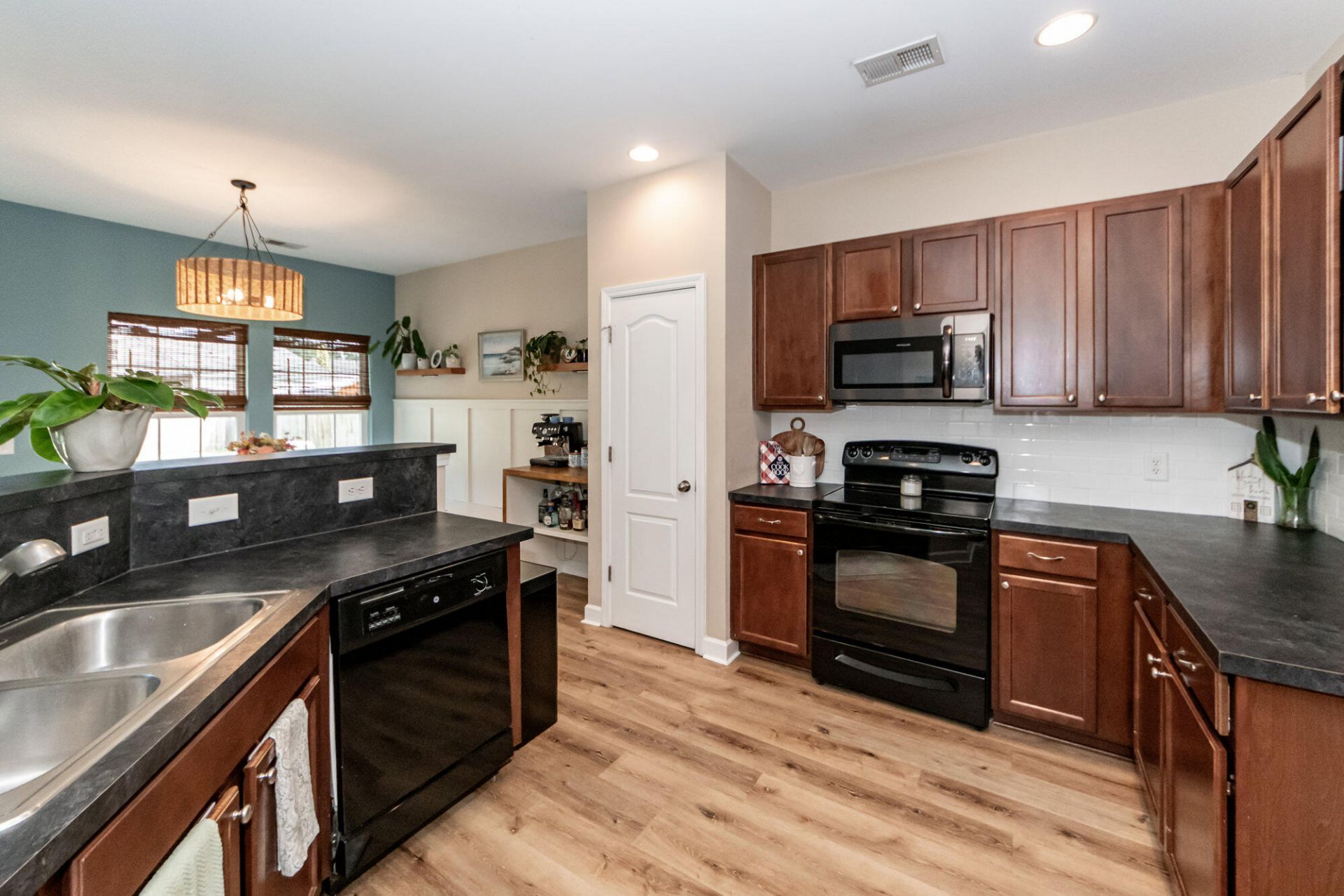 1109 Briar Rose Lane Photo 12