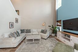 1109 Briar Rose Lane photo 4