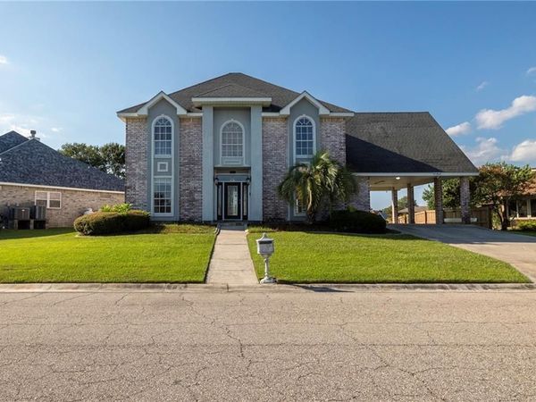 305 CHARLES Court , Slidell, LA 70458