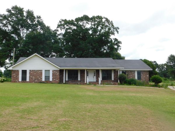 23 Green Acres Ln., Collins, MS 39428