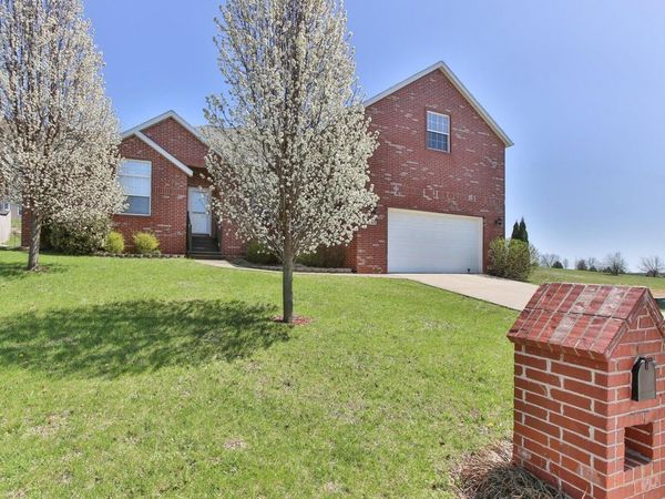 848 S Black Sands Avenue , Nixa, MO 65714