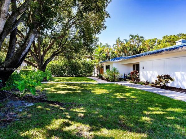 1529 Bayview Dr , Fort Lauderdale, FL 33304