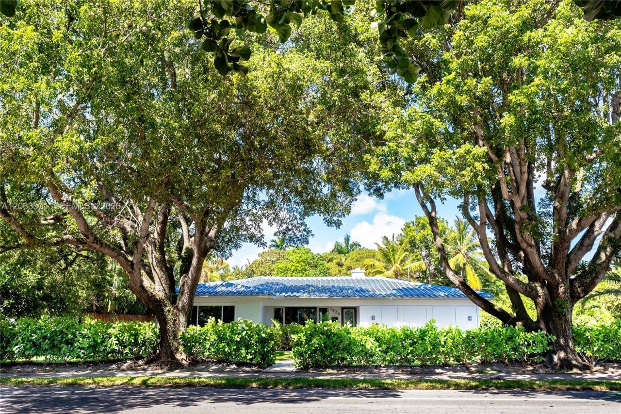1529 Bayview Dr , Fort Lauderdale, FL 33304 Photo