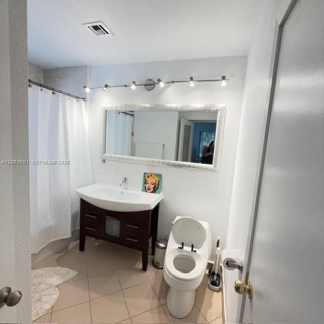 1529 Bayview Dr , Fort Lauderdale, FL 33304 Photo